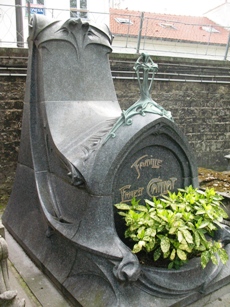 Tombe Ernest Caillat
